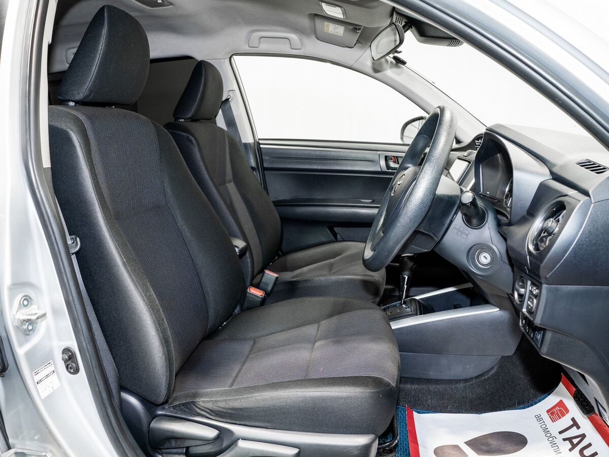 Toyota Corolla Fielder 2018 - фото автомобиля