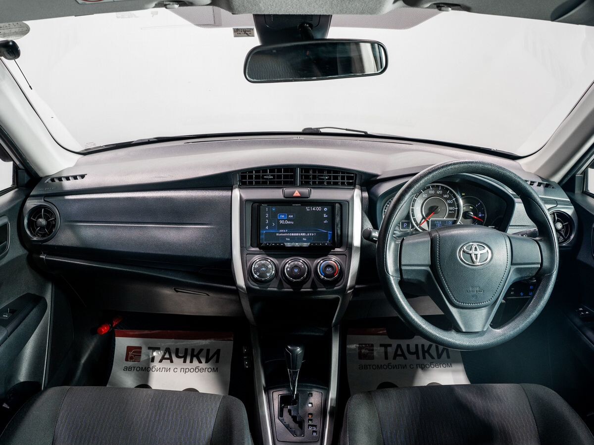 Toyota Corolla Fielder 2018 - фото автомобиля