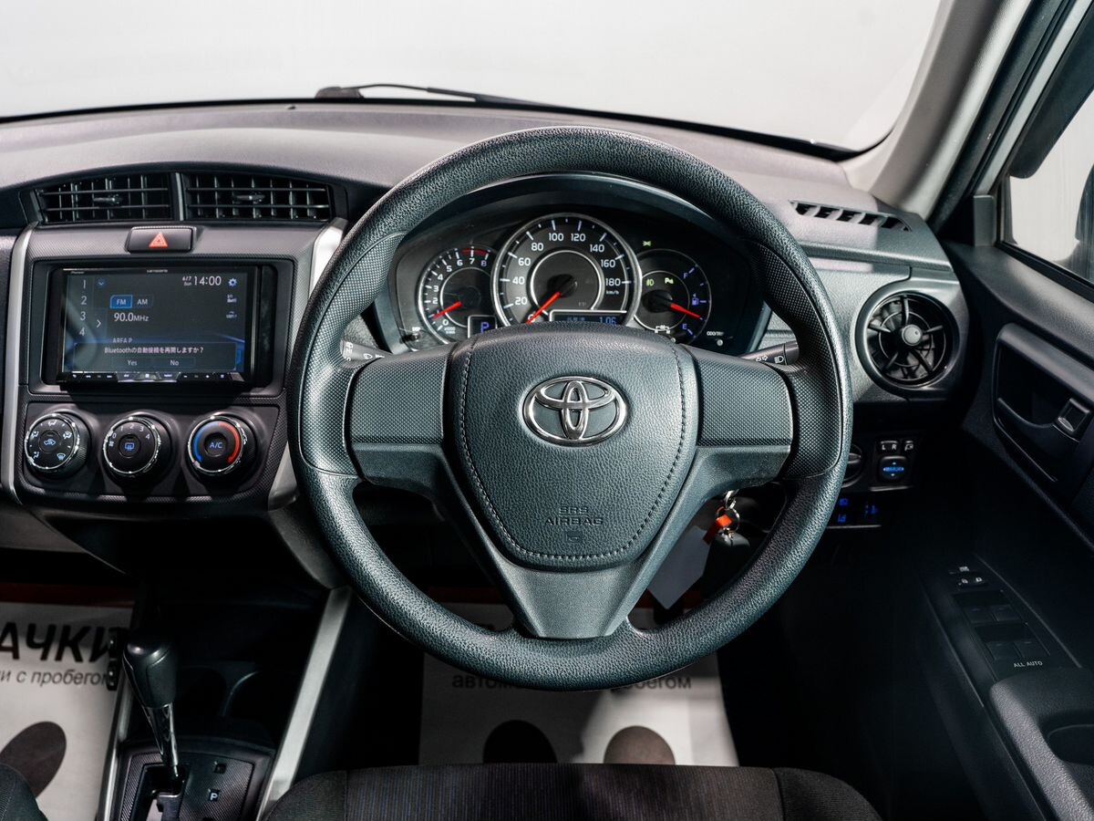 Toyota Corolla Fielder 2018 - фото автомобиля