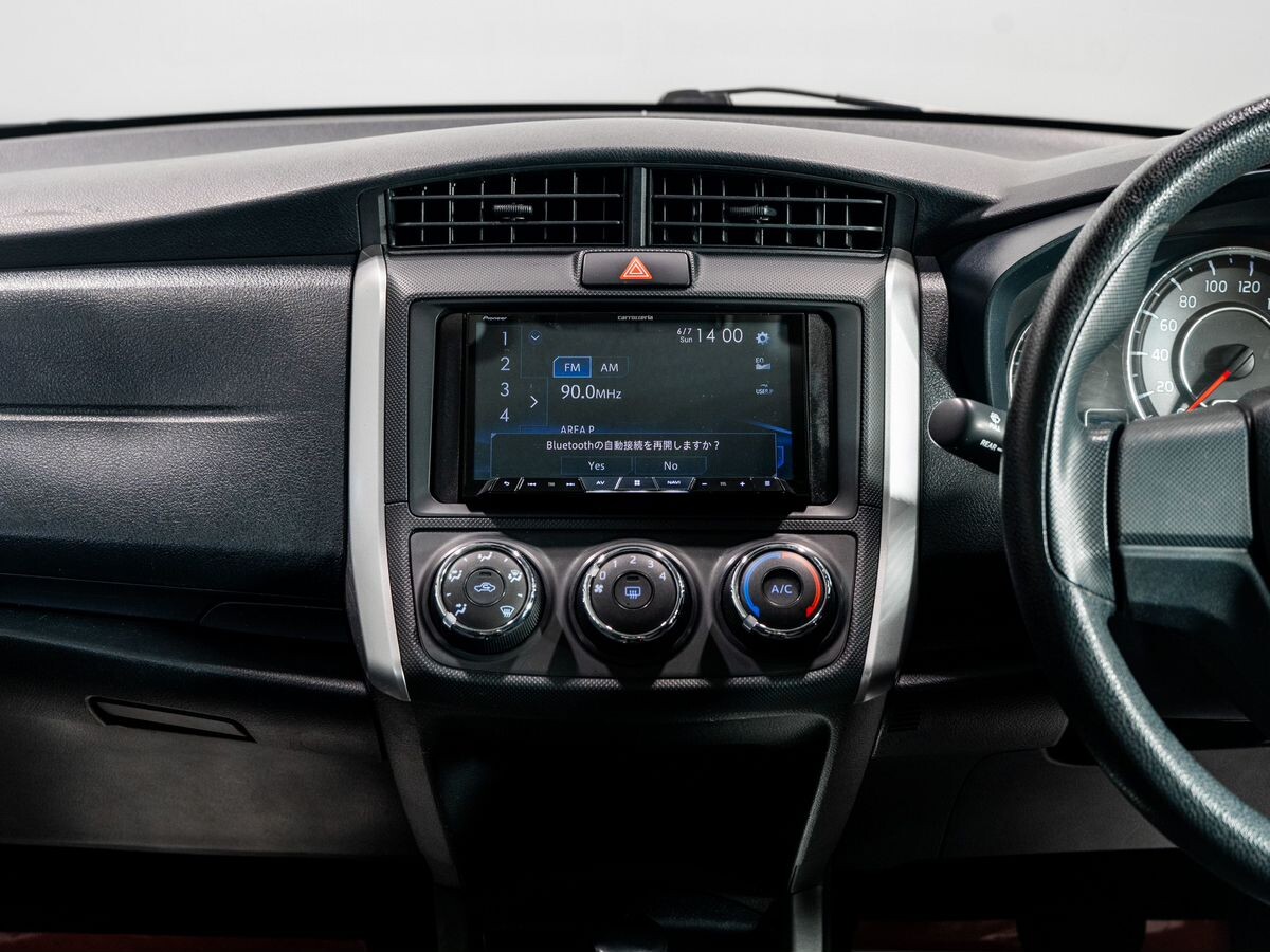 Toyota Corolla Fielder 2018 - фото автомобиля