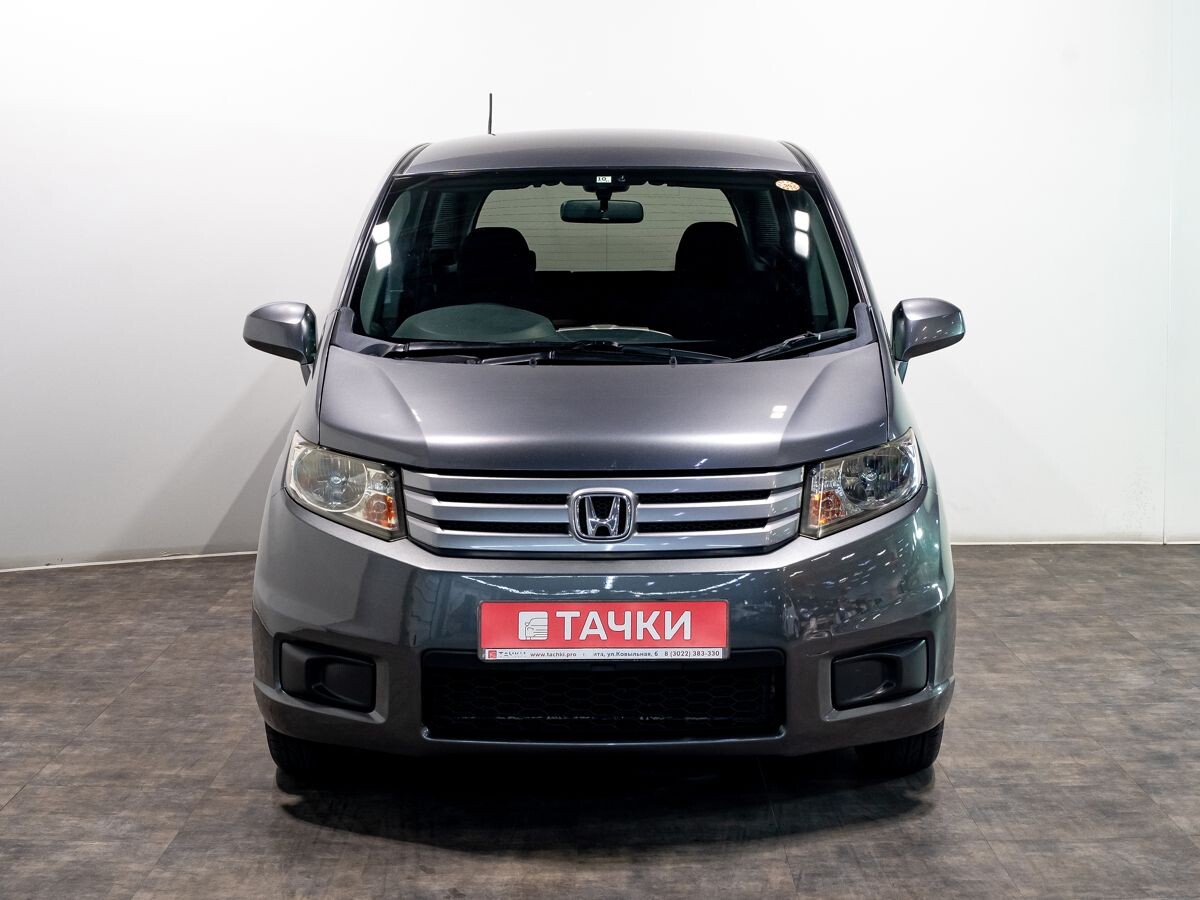 Honda Freed Spike 2010 - фото автомобиля