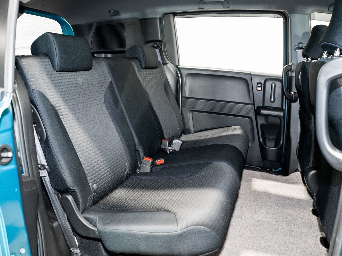 Honda Freed Spike 2011 - фото автомобиля