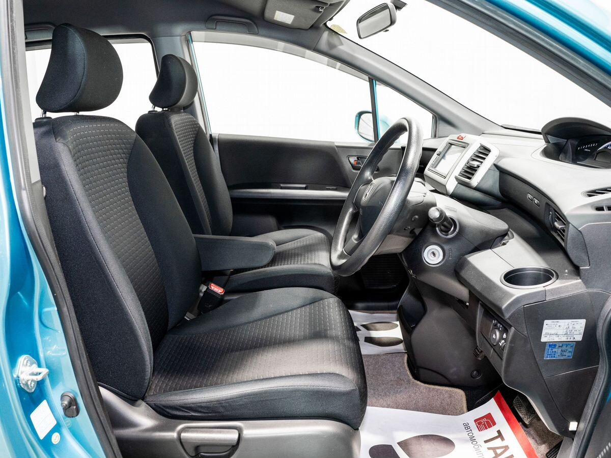 Honda Freed Spike 2011 - фото автомобиля