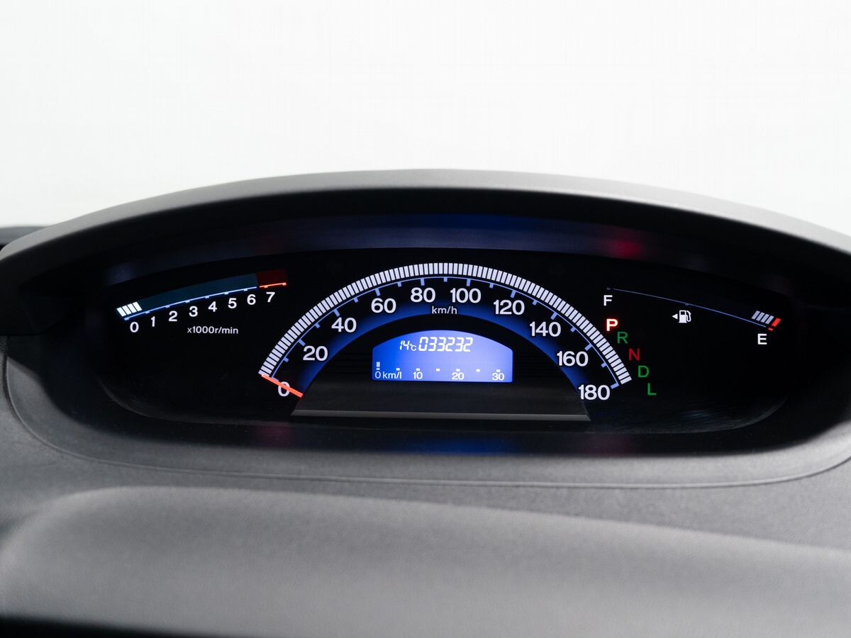 Honda Freed Spike 2011 - фото автомобиля