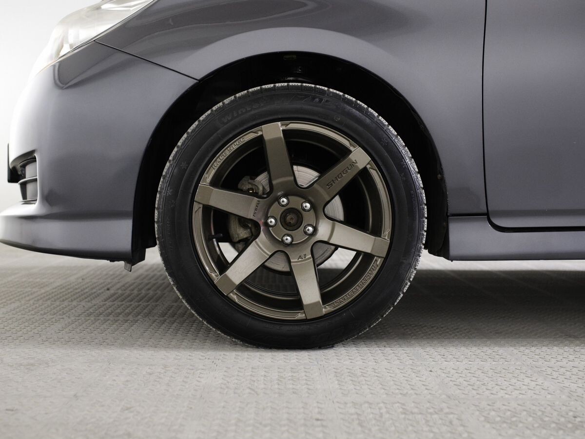 Toyota Wish 2015 - фото автомобиля