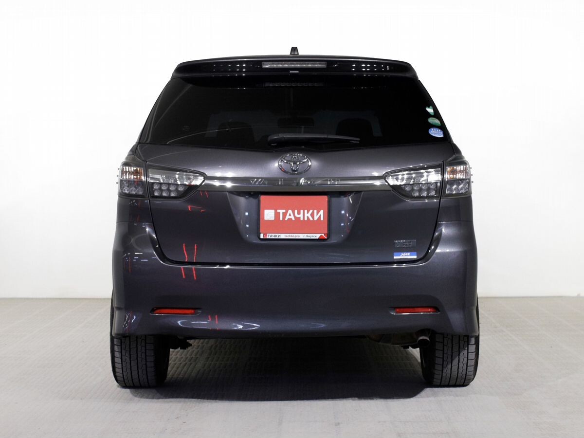 Toyota Wish 2015 - фото автомобиля