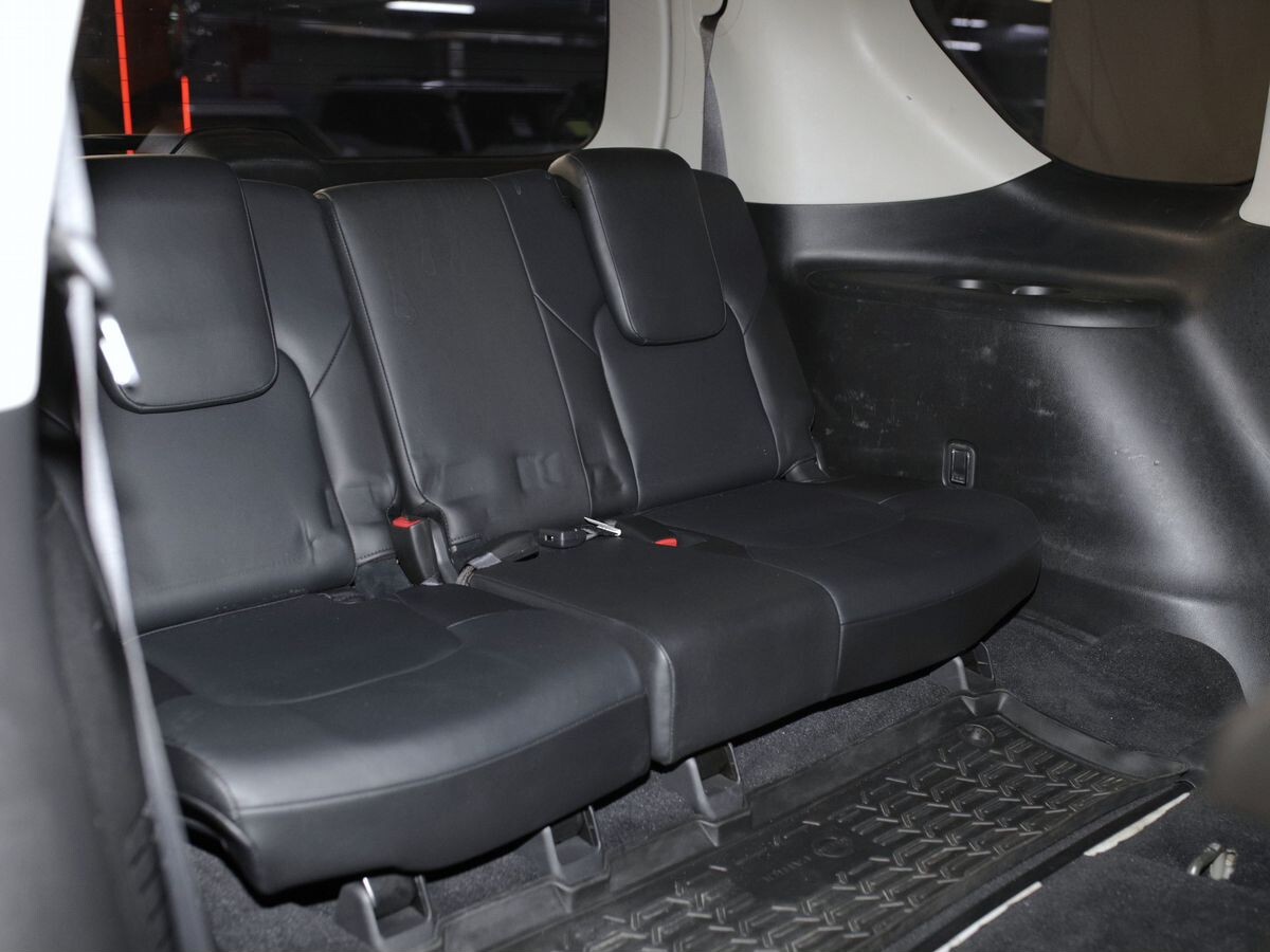 Nissan Patrol 2010 - фото автомобиля