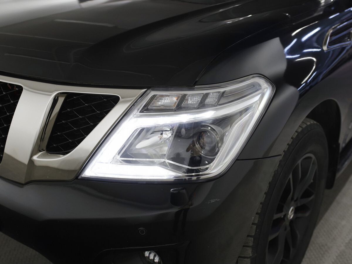 Nissan Patrol 2010 - фото автомобиля