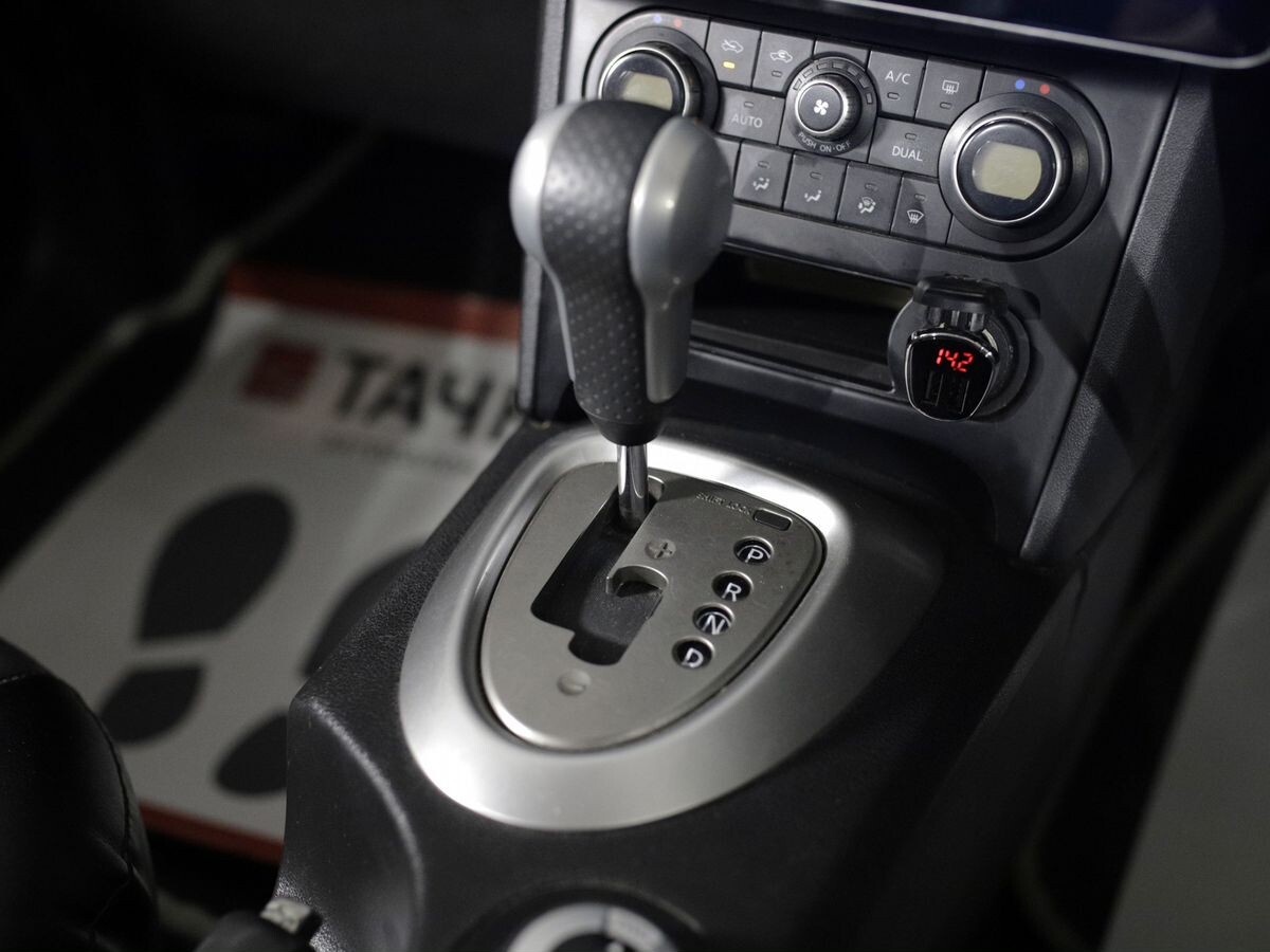 Nissan Dualis 2012 - фото автомобиля