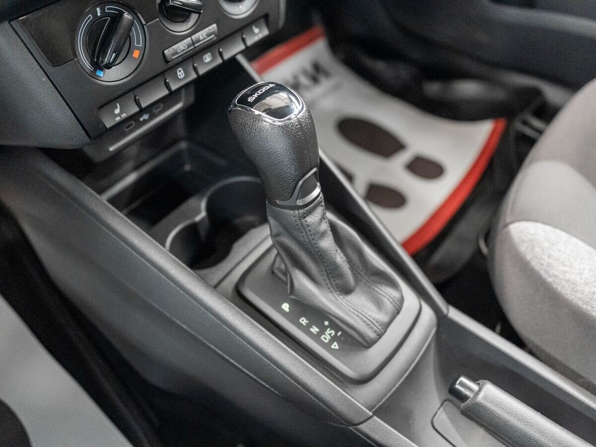 Skoda Rapid 2021 - фото автомобиля