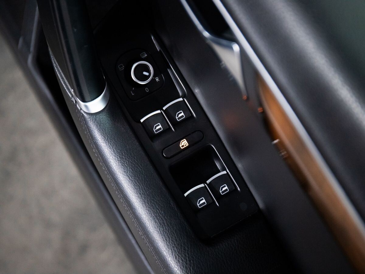 Volkswagen Passat 2012 - фото автомобиля