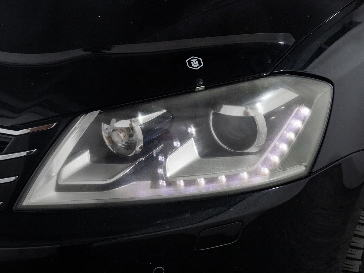 Volkswagen Passat 2012 - фото автомобиля