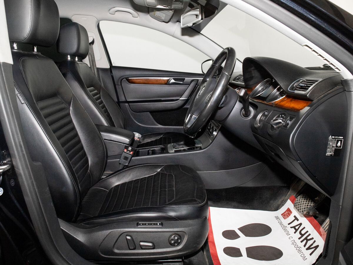 Volkswagen Passat 2012 - фото автомобиля