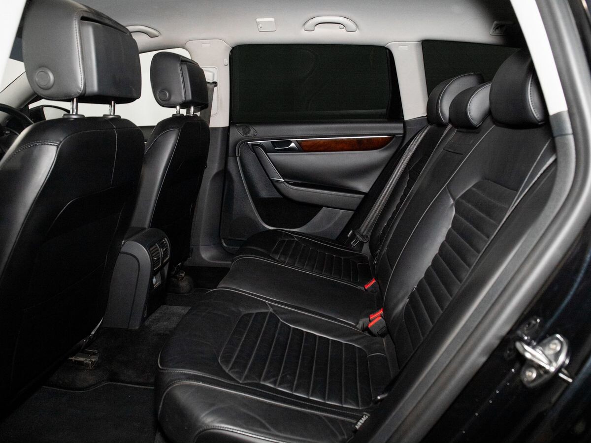 Volkswagen Passat 2012 - фото автомобиля