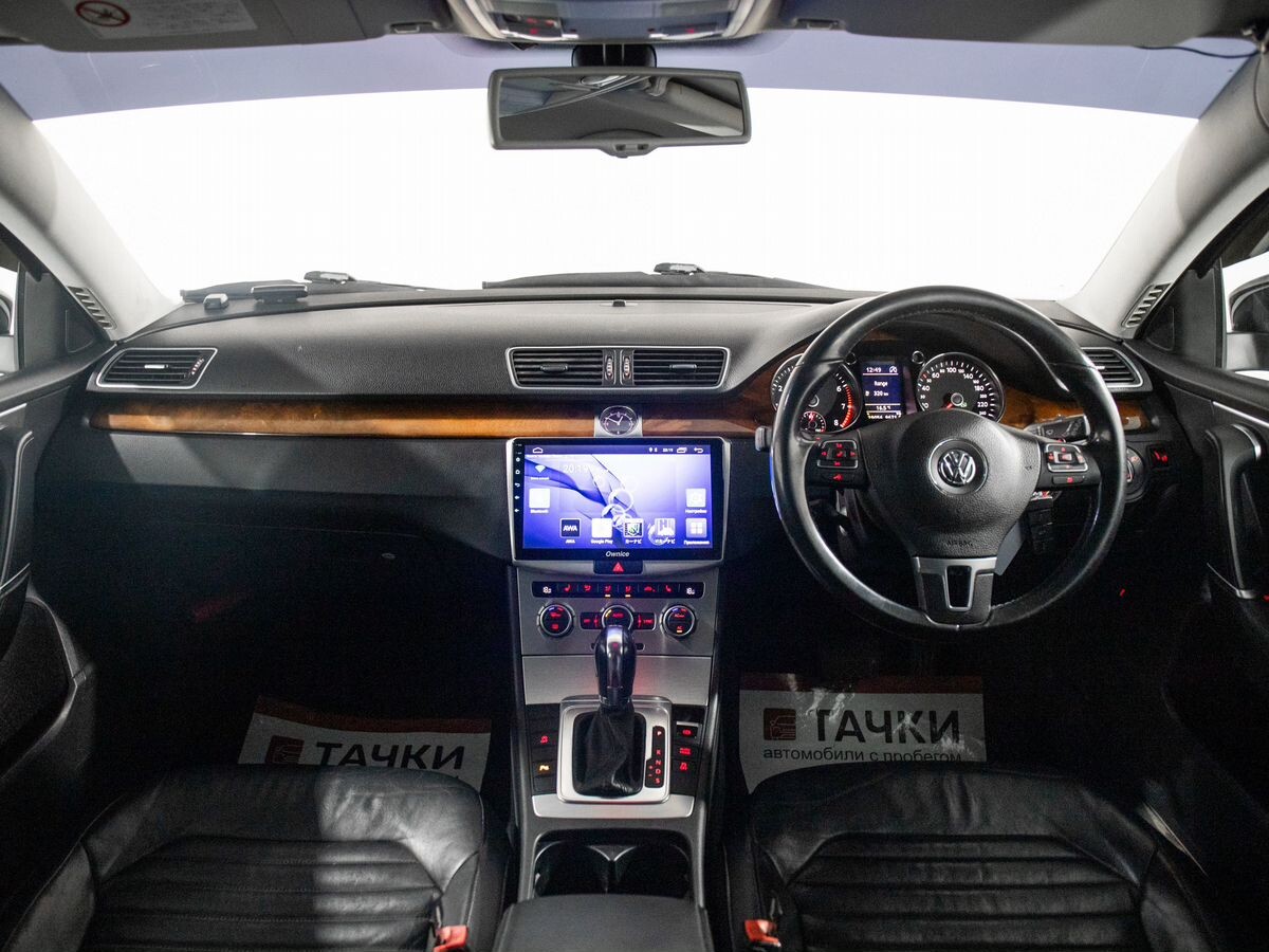 Volkswagen Passat 2012 - фото автомобиля