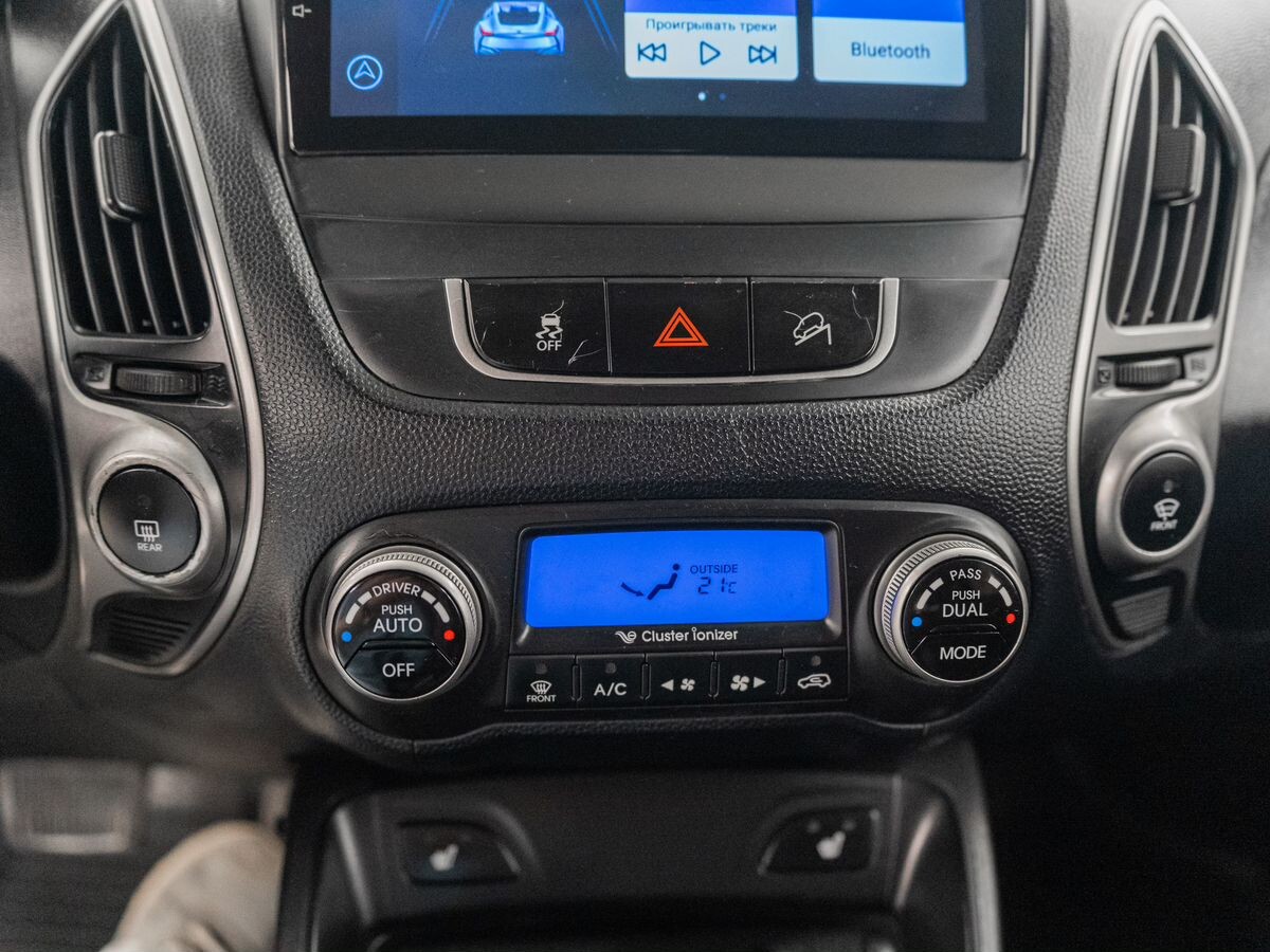 Hyundai Tucson 2010 - фото автомобиля