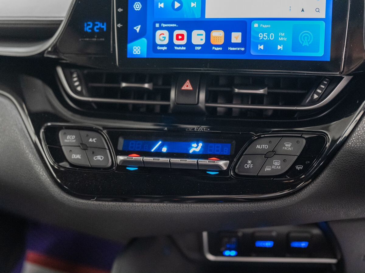 Toyota C-HR 2017 - фото автомобиля