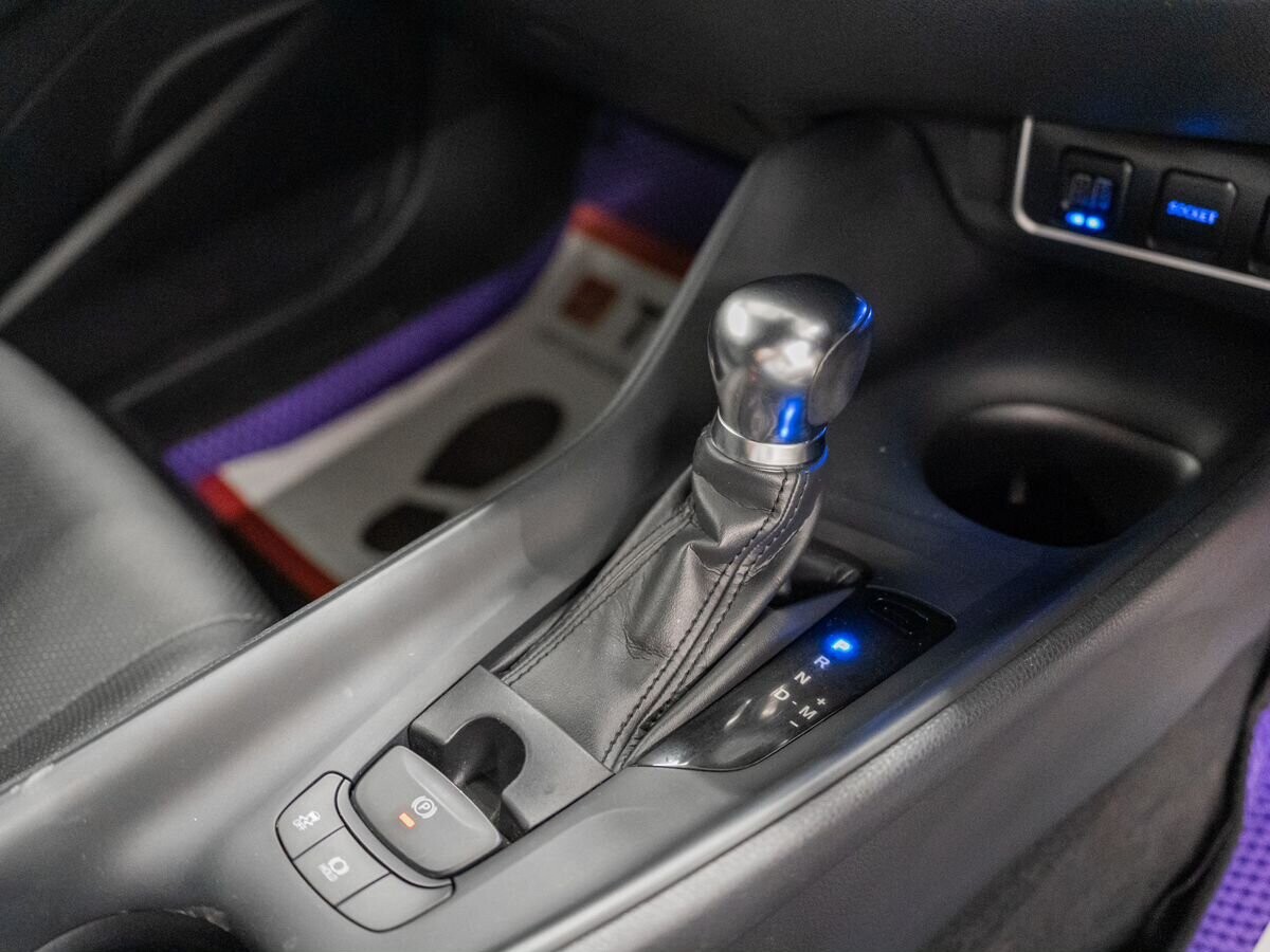 Toyota C-HR 2017 - фото автомобиля