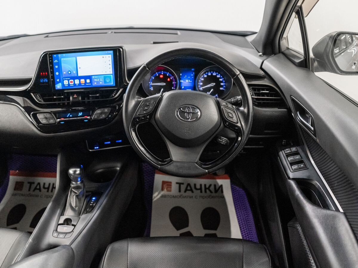 Toyota C-HR 2017 - фото автомобиля