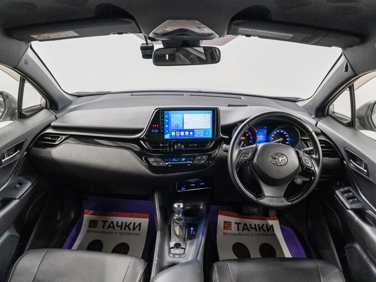 Toyota C-HR 2017 - фото автомобиля
