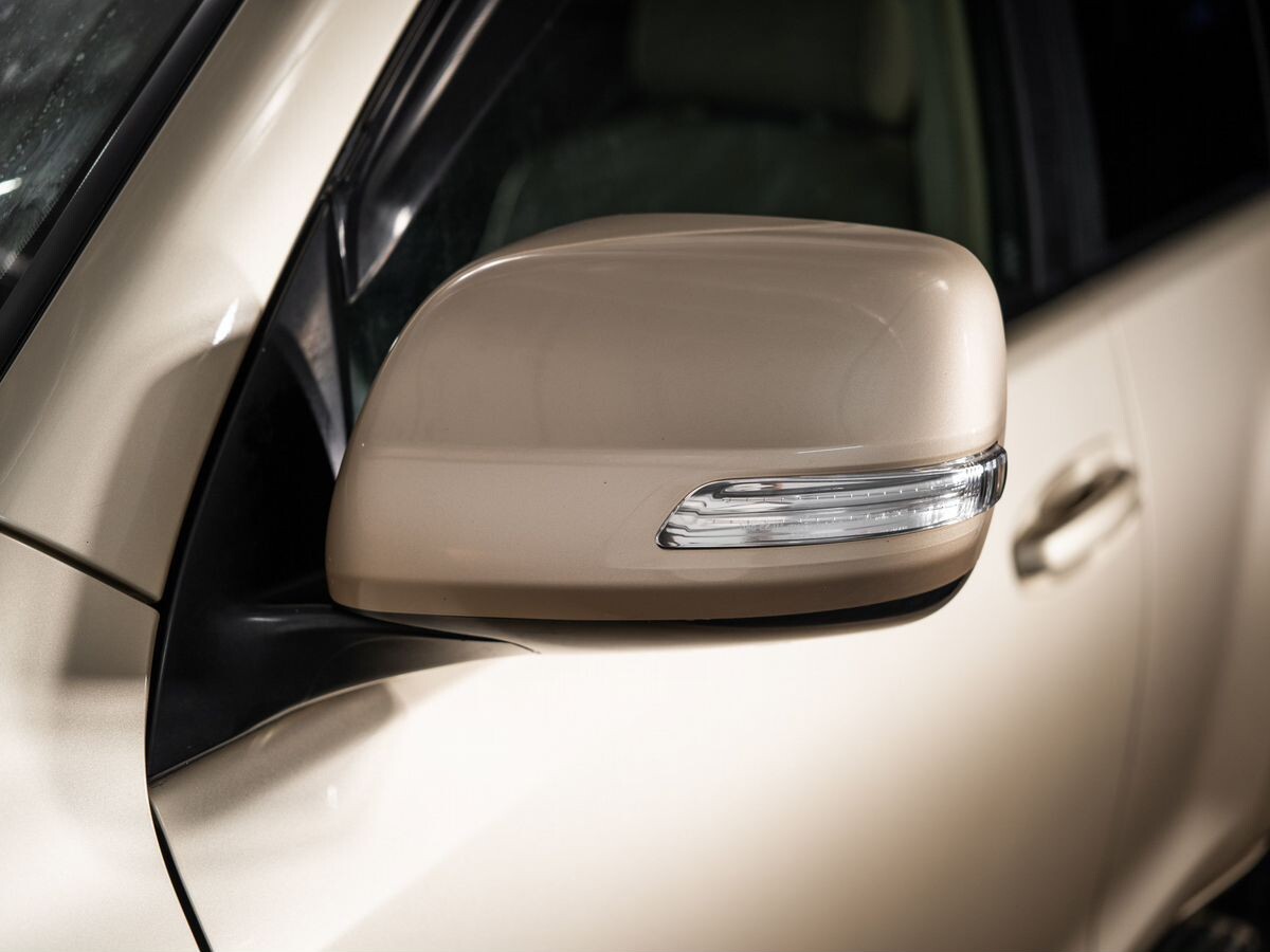 Toyota Land Cruiser Prado 2010 - фото автомобиля