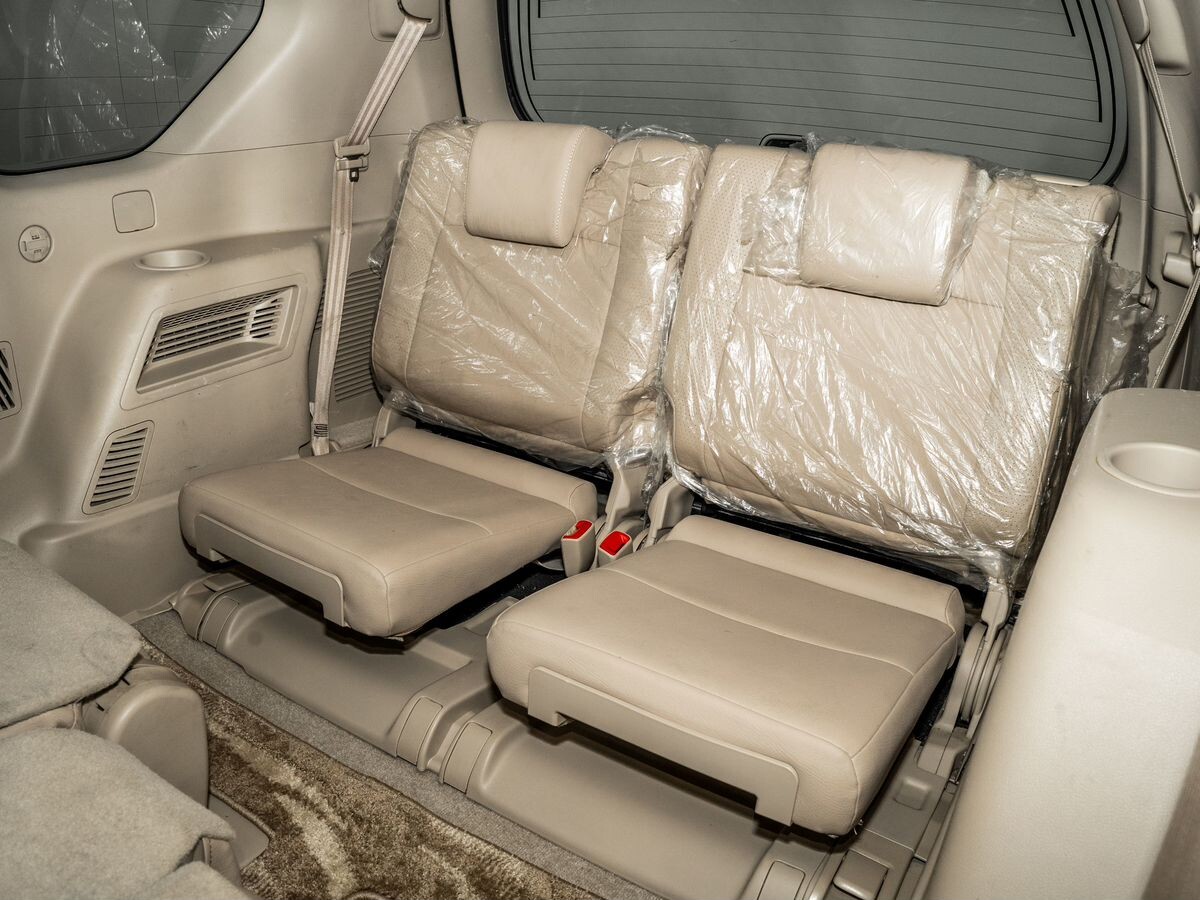 Toyota Land Cruiser Prado 2010 - фото автомобиля