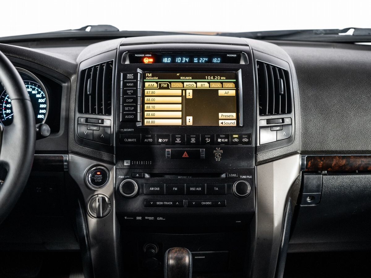 Toyota Land Cruiser 2011 - фото автомобиля