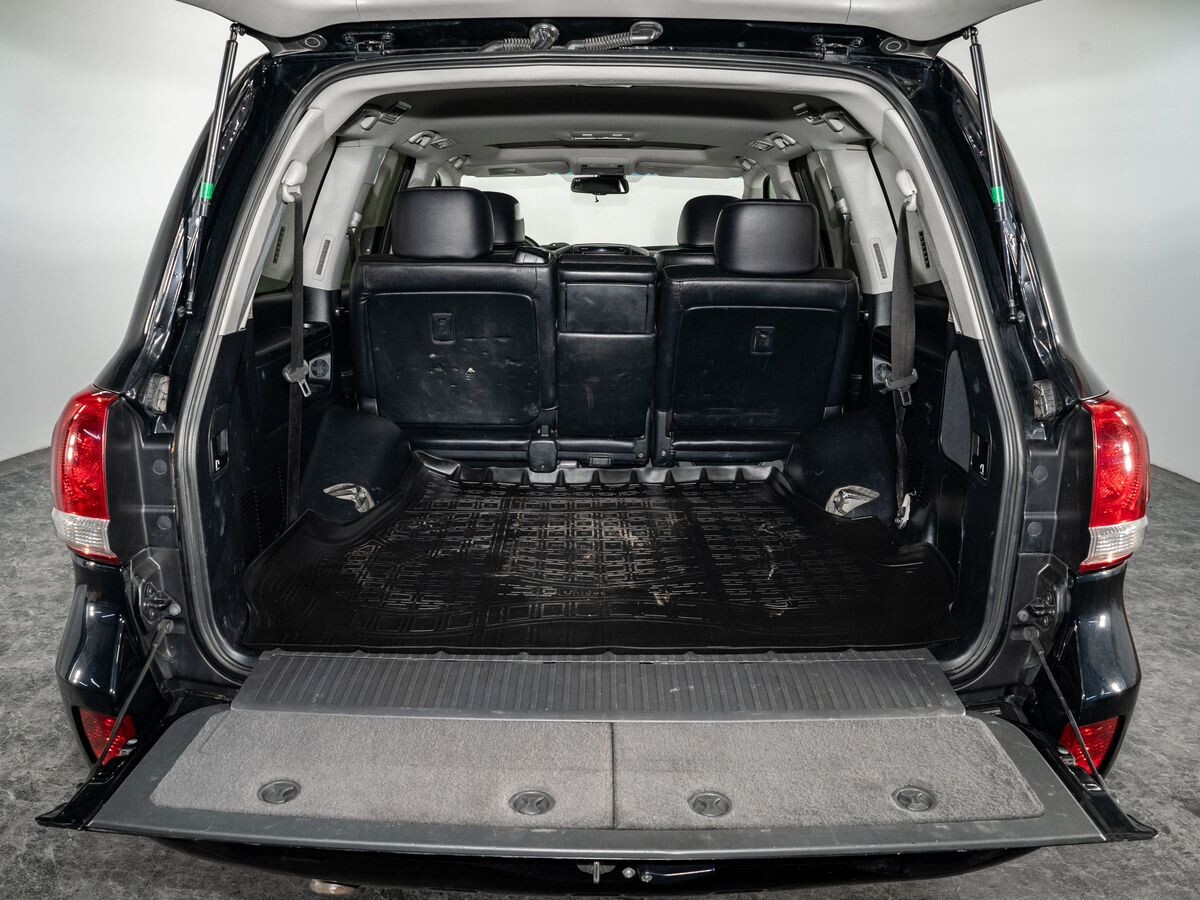 Toyota Land Cruiser 2011 - фото автомобиля