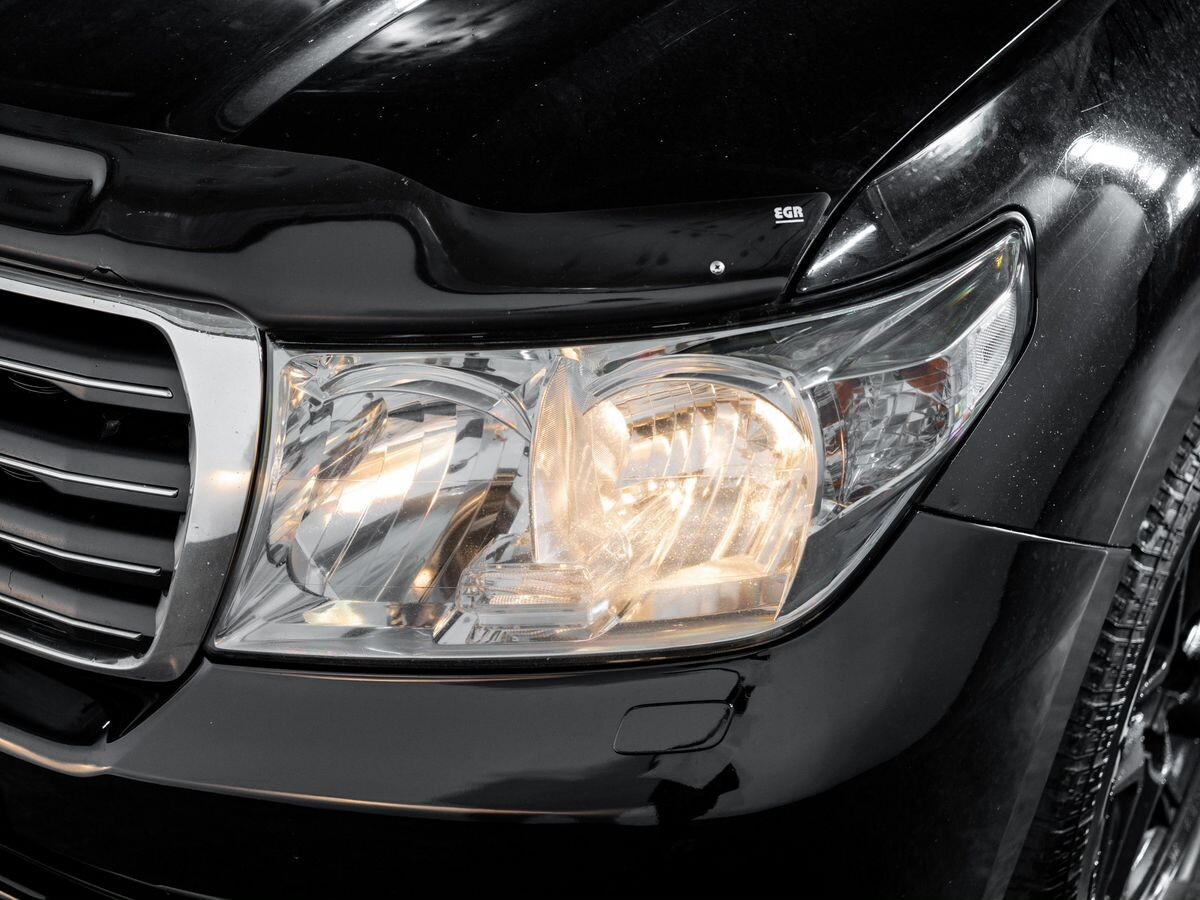 Toyota Land Cruiser 2011 - фото автомобиля