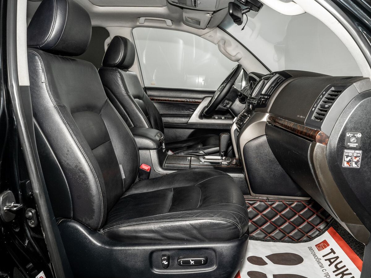 Toyota Land Cruiser 2011 - фото автомобиля