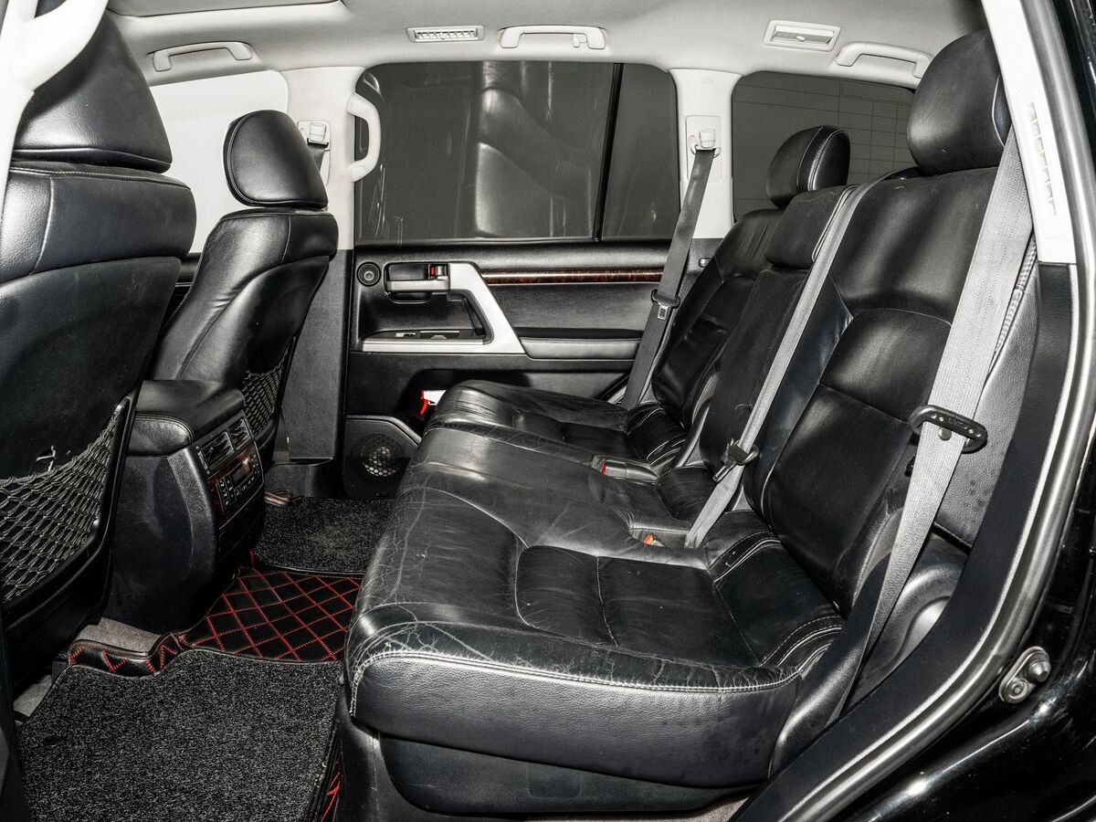 Toyota Land Cruiser 2011 - фото автомобиля
