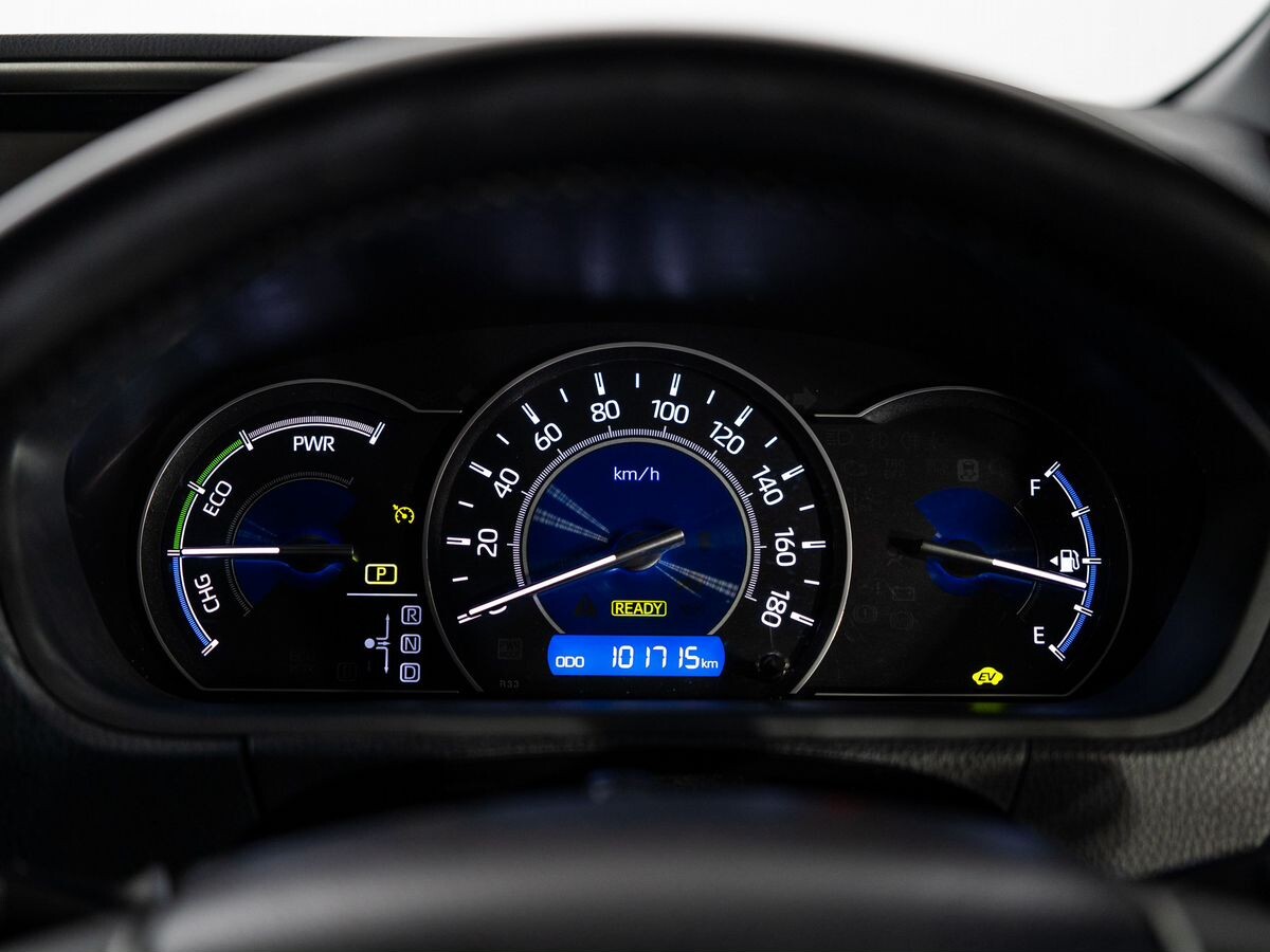 Toyota Voxy 2018 - фото автомобиля