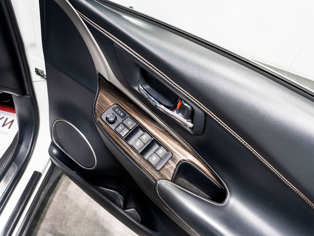 Toyota Harrier 2015 - фото автомобиля