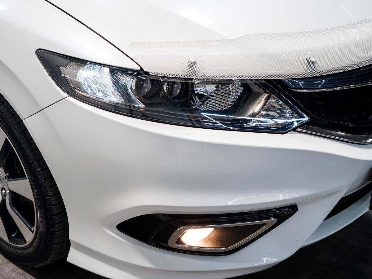 Honda Jade 2015 - фото автомобиля