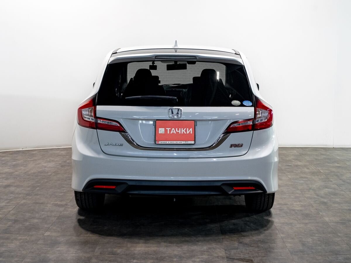 Honda Jade 2015 - фото автомобиля