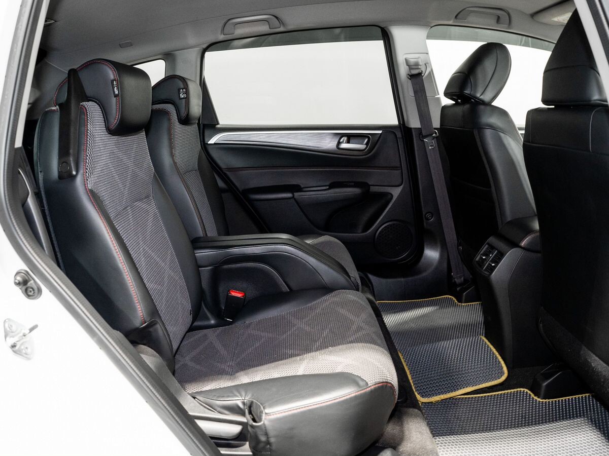 Honda Jade 2015 - фото автомобиля