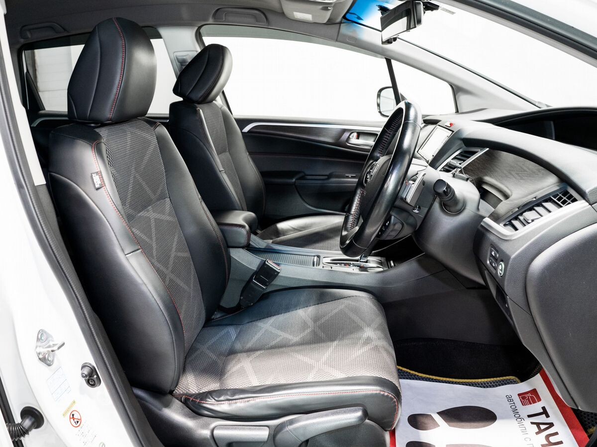 Honda Jade 2015 - фото автомобиля