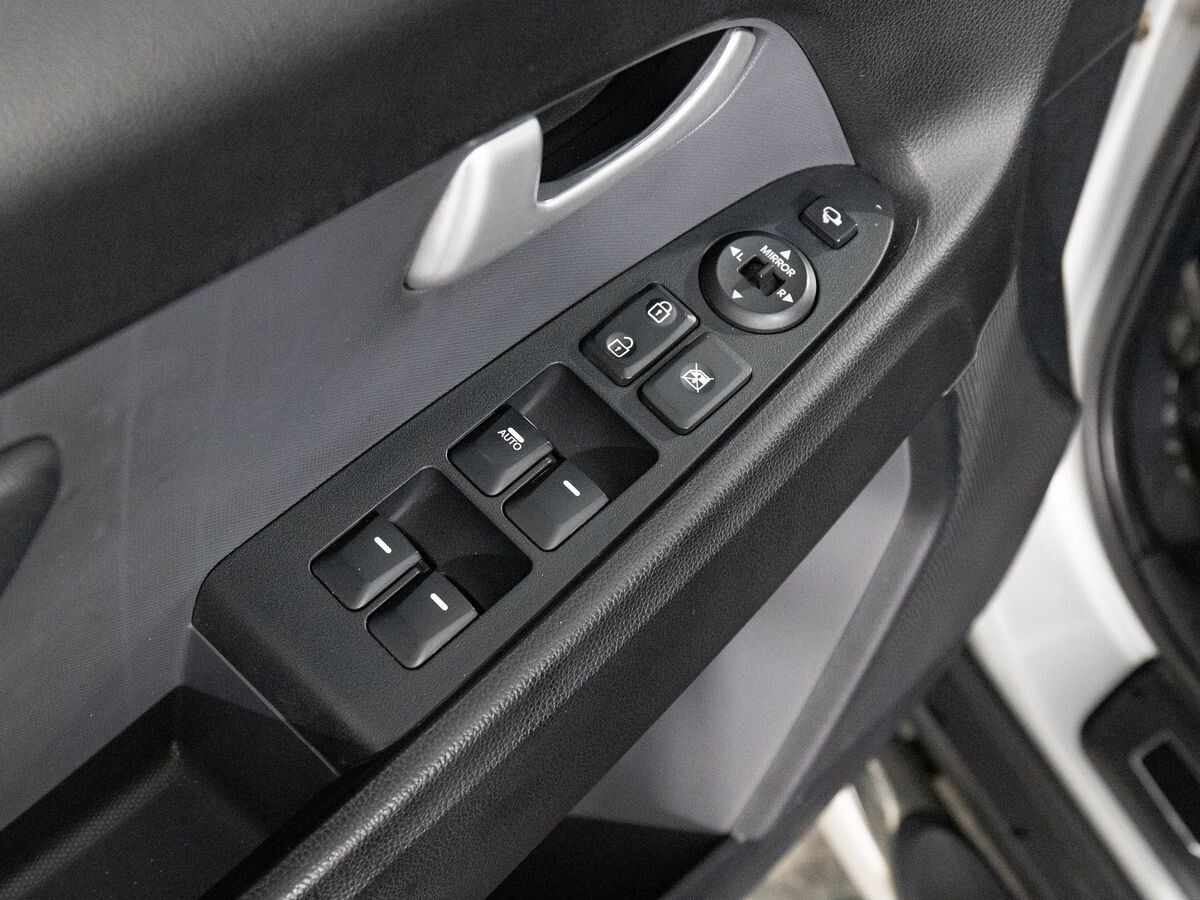 Kia Sportage 2012 - фото автомобиля