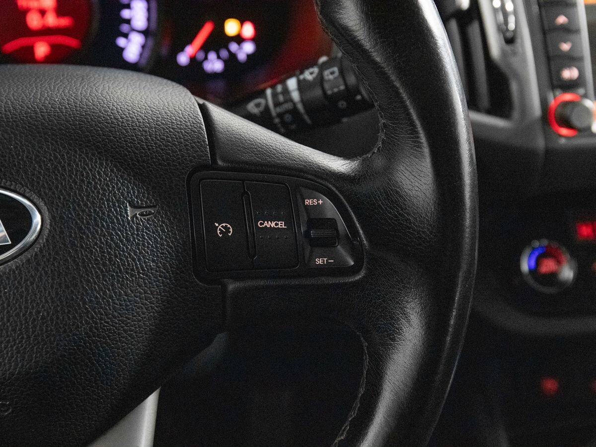 Kia Sportage 2012 - фото автомобиля