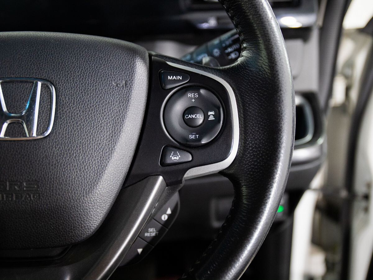 Honda Stepwgn 2015 - фото автомобиля