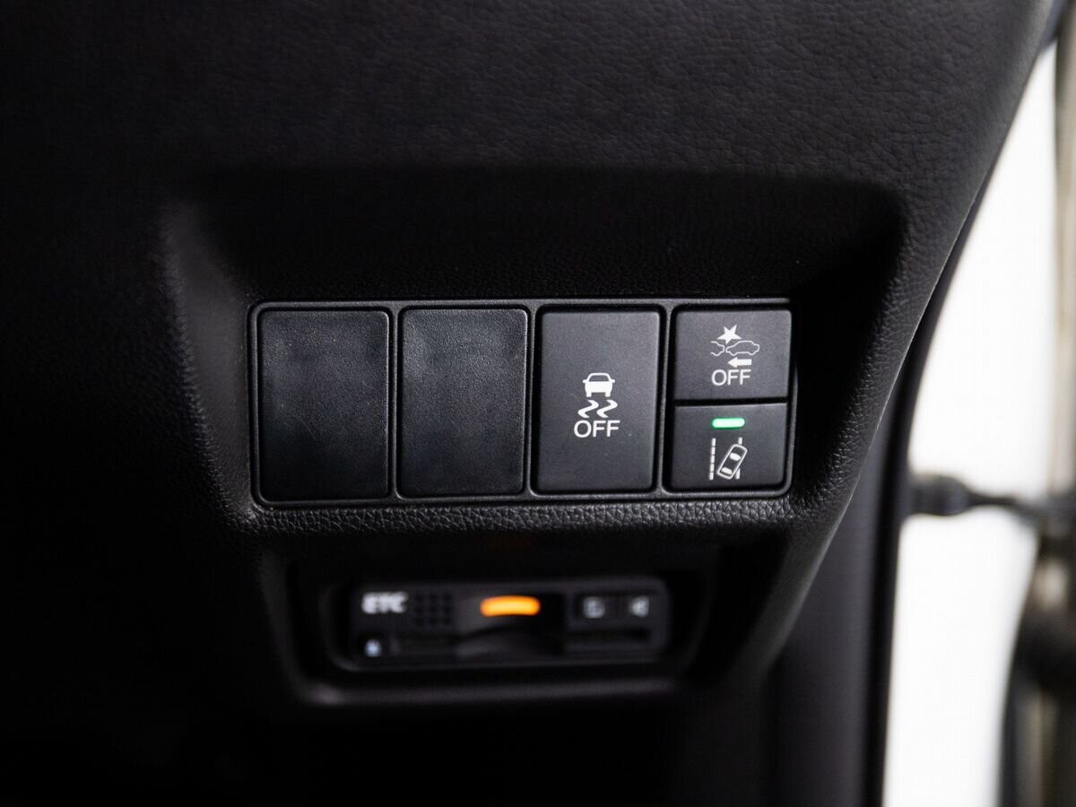 Honda Stepwgn 2015 - фото автомобиля