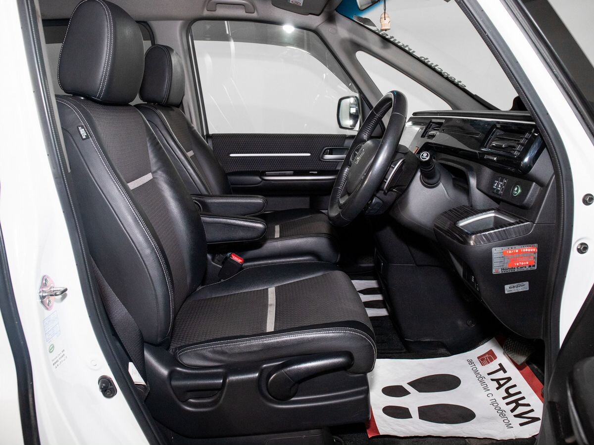 Honda Stepwgn 2015 - фото автомобиля