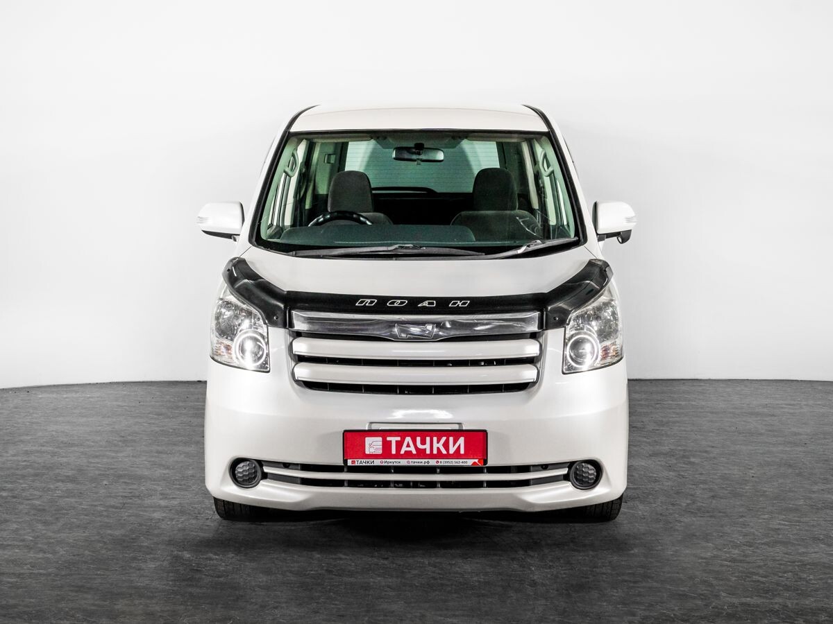 Toyota Noah 2009 - фото автомобиля