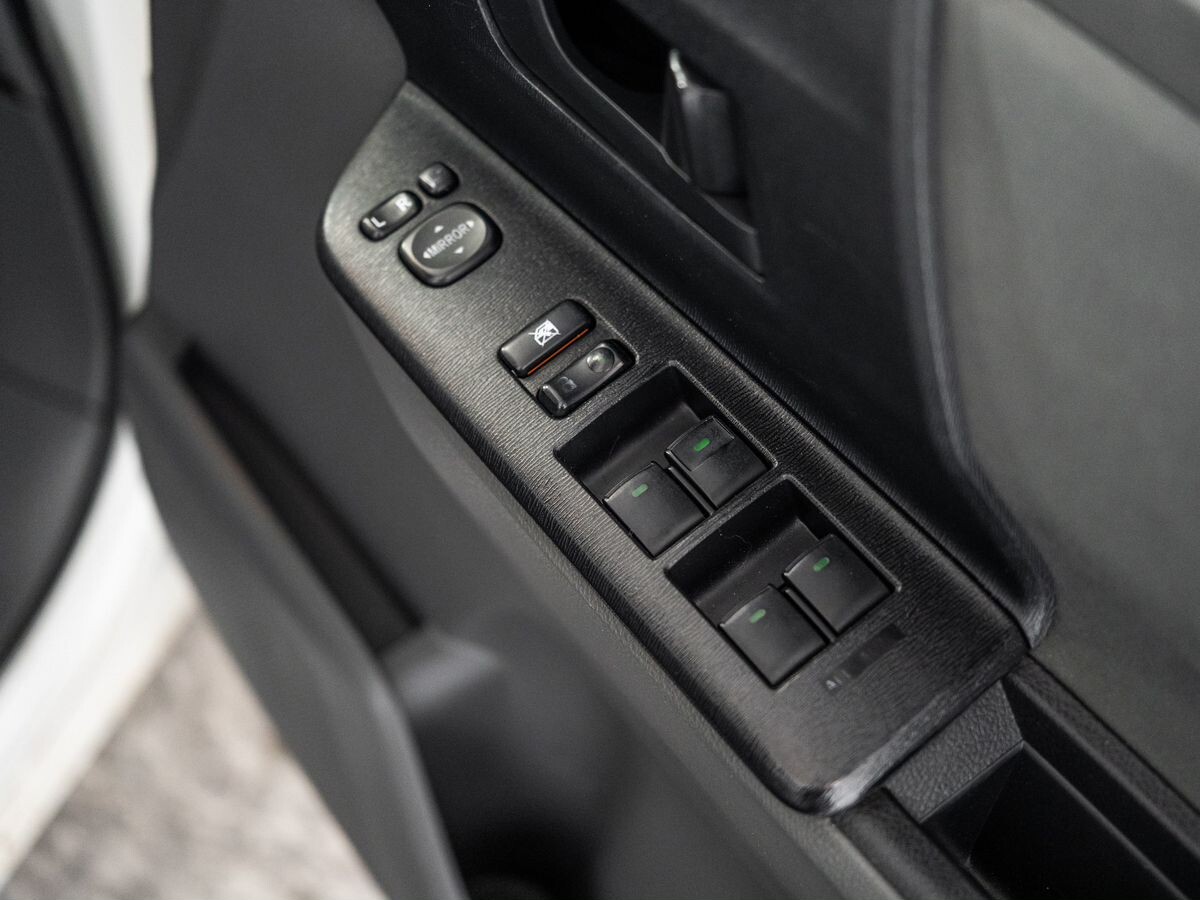 Toyota Noah 2009 - фото автомобиля