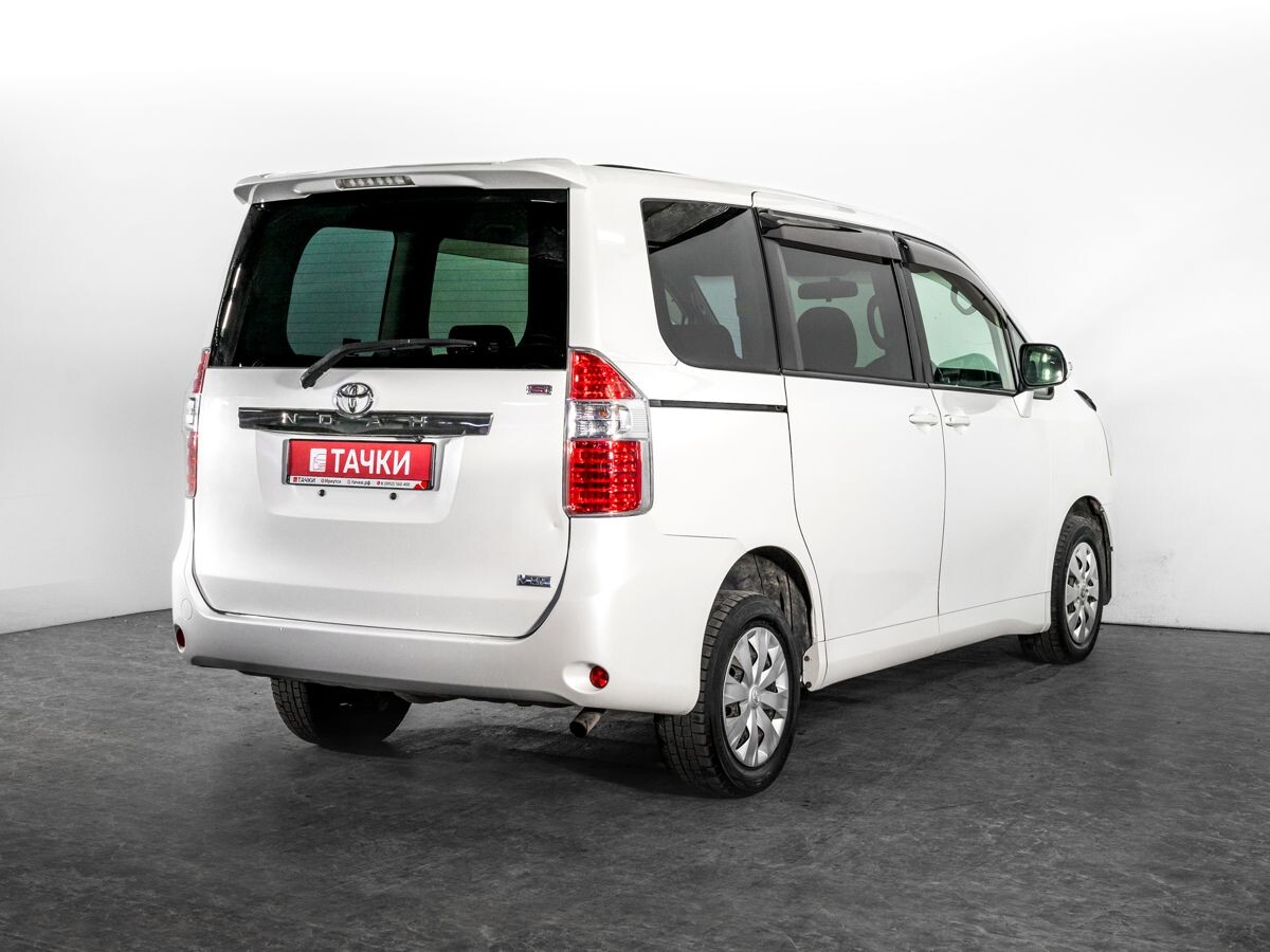 Toyota Noah 2009 - фото автомобиля