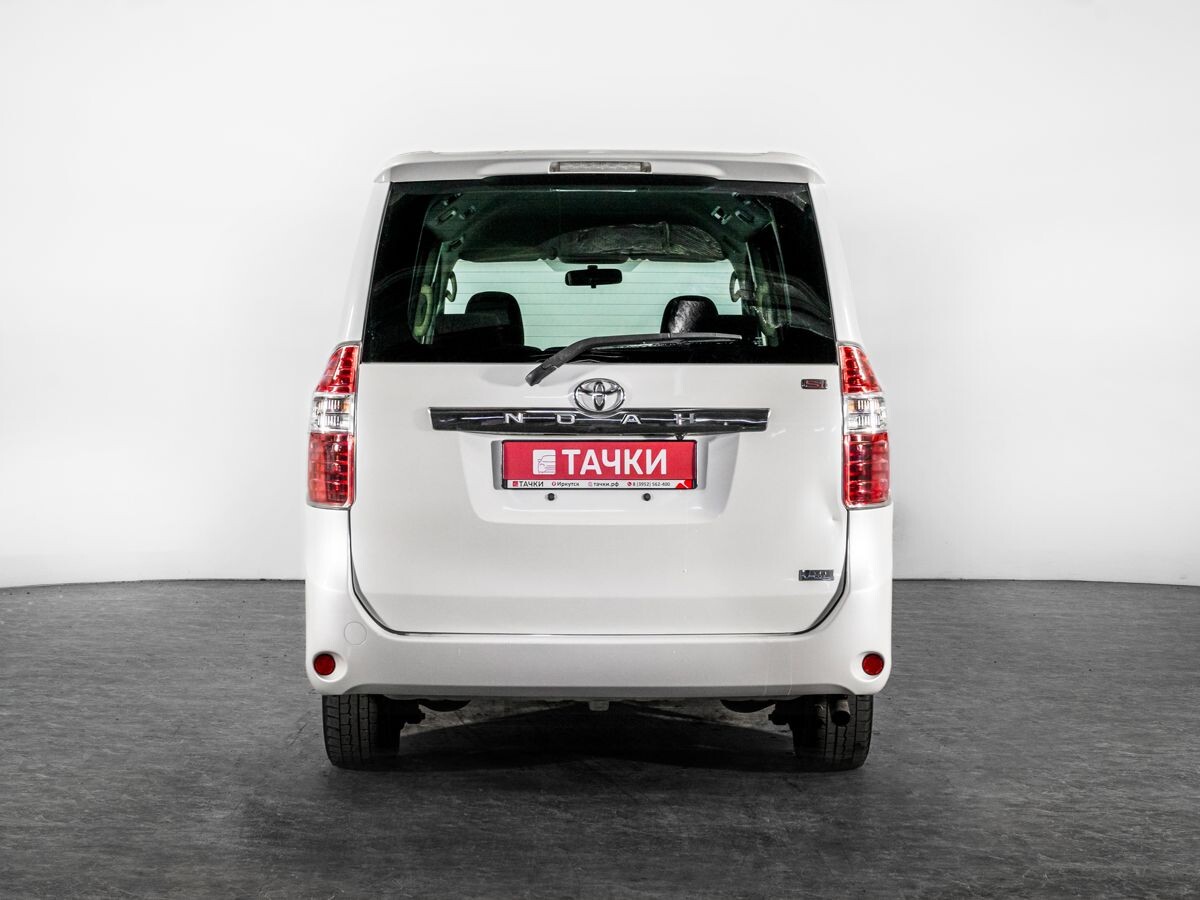 Toyota Noah 2009 - фото автомобиля