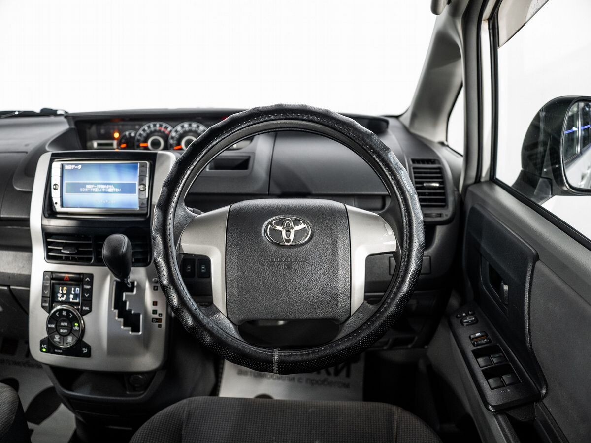Toyota Noah 2009 - фото автомобиля