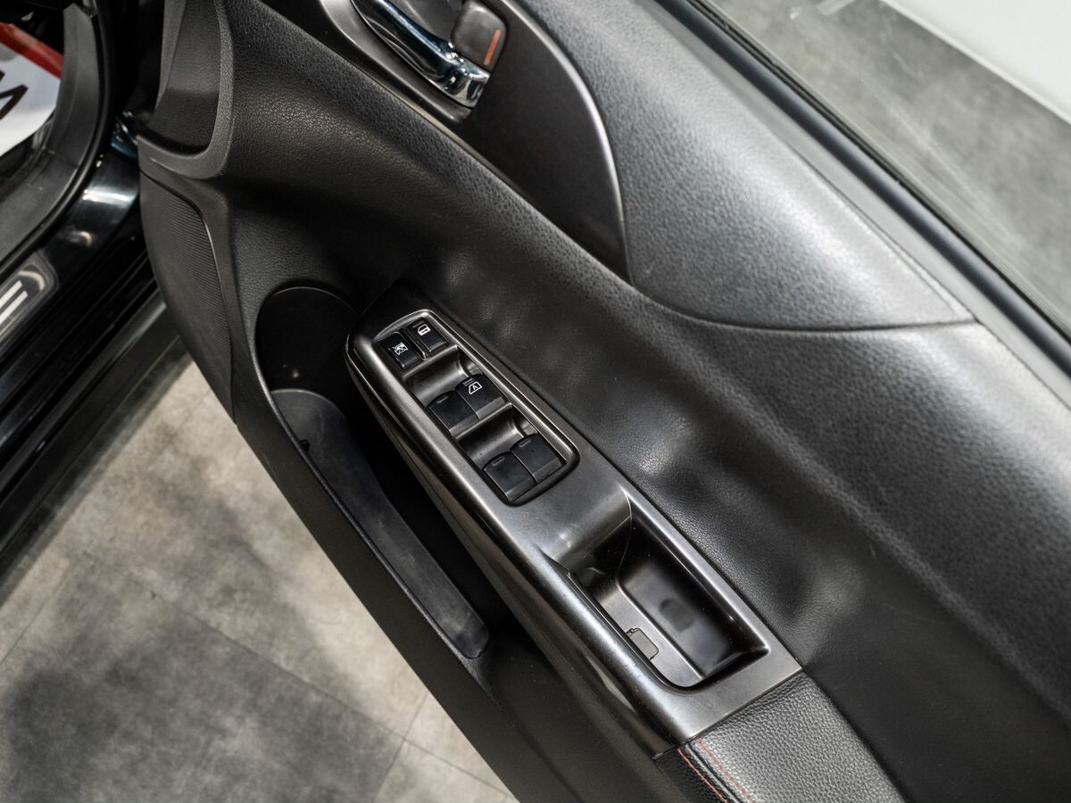 Subaru Impreza 2011 - фото автомобиля