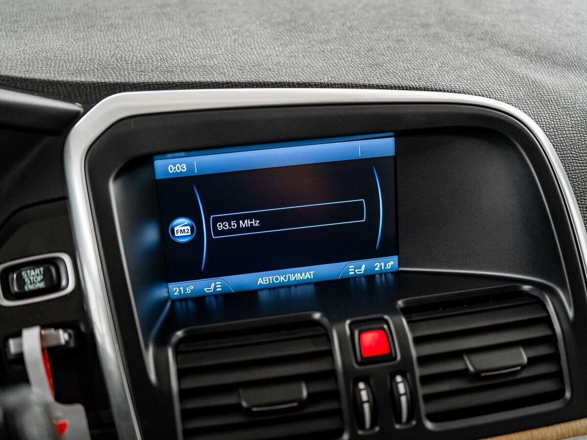 Volvo XC60 2012 - фото автомобиля