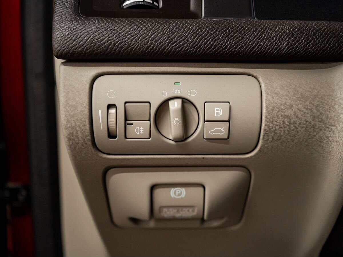 Volvo XC60 2012 - фото автомобиля